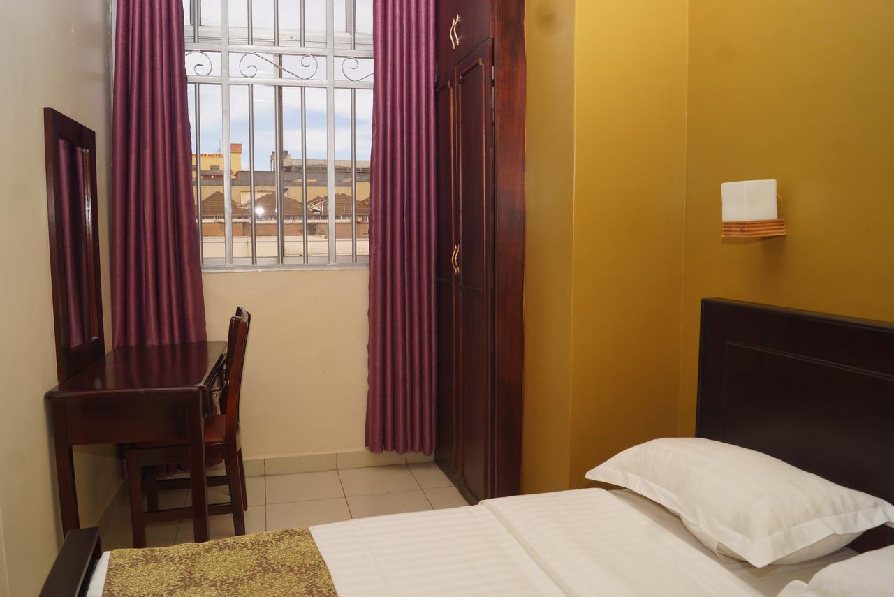 Diamonds Hotel Kampala Exterior photo